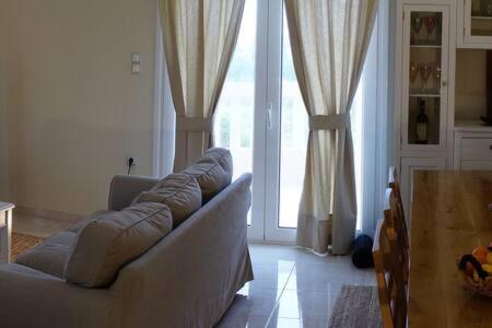Michaela Apartment Gazi Ngoại thất bức ảnh